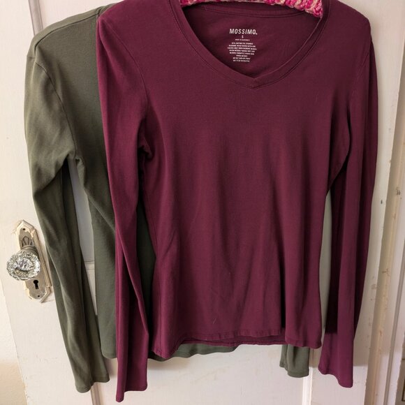 FOUR WOMEN'S T-SHIRTS - Picture 2 of 3